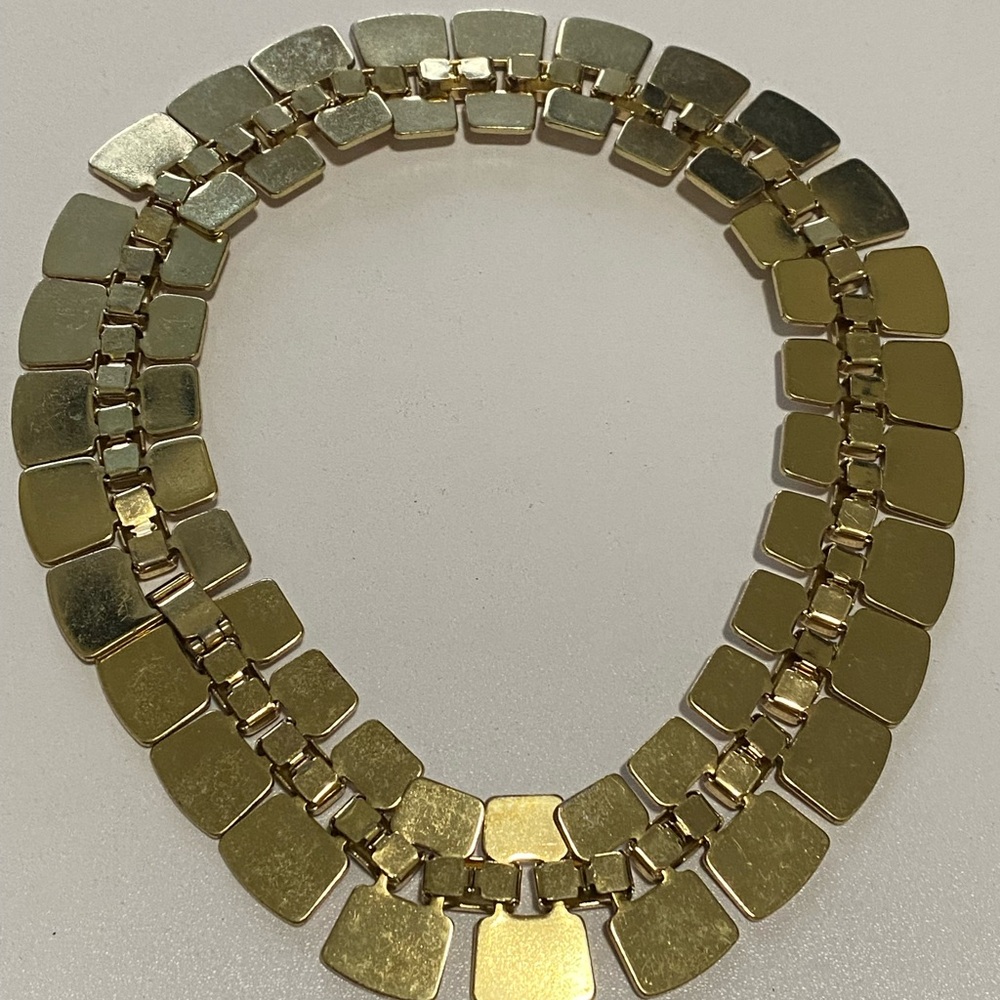 Elegant Gold tone Necklace